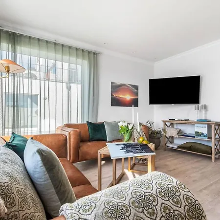 Apartment Spinnaker