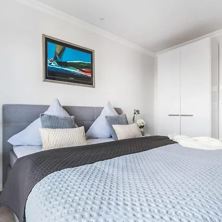 Apartment Spinnaker