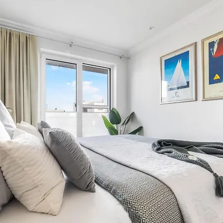 Spinnaker Apartment