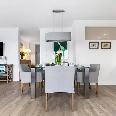 Spinnaker Apartment