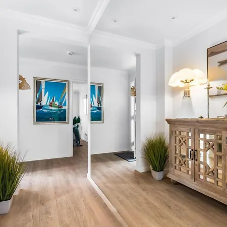 Spinnaker Apartment